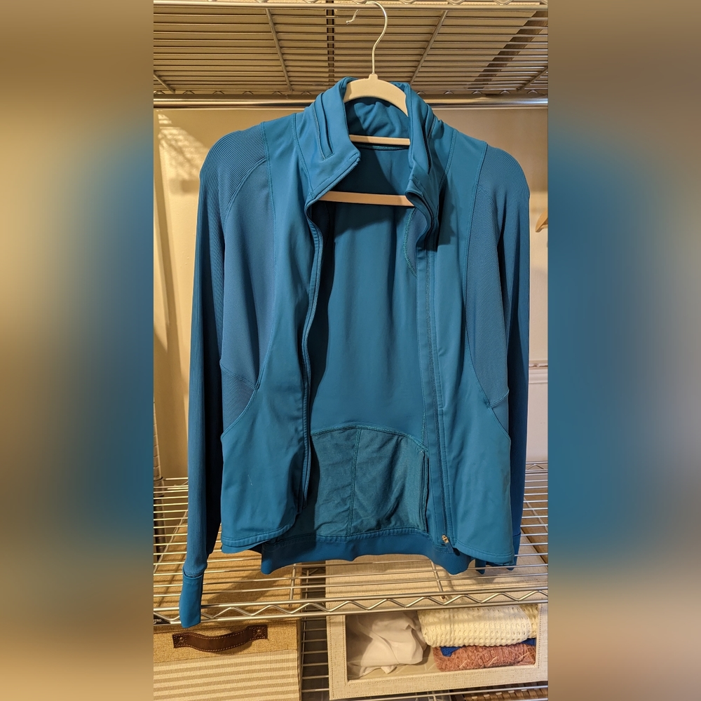 Lululemon reflective running jacket size 8